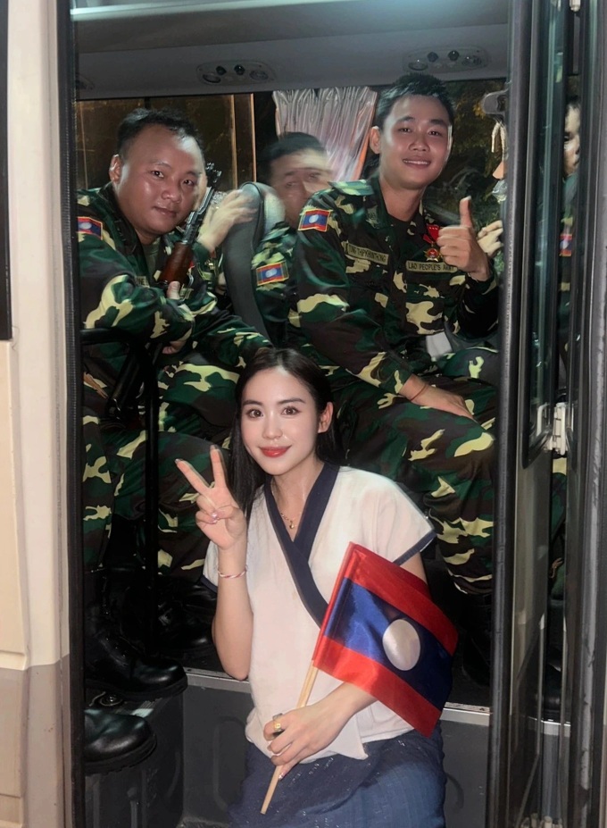 Lao tourist enjoys Vietnam's 50th National Reunification Anniversary - 3 Lao tourist enjoys Vietnam's 50th National Reunification Anniversary - 3