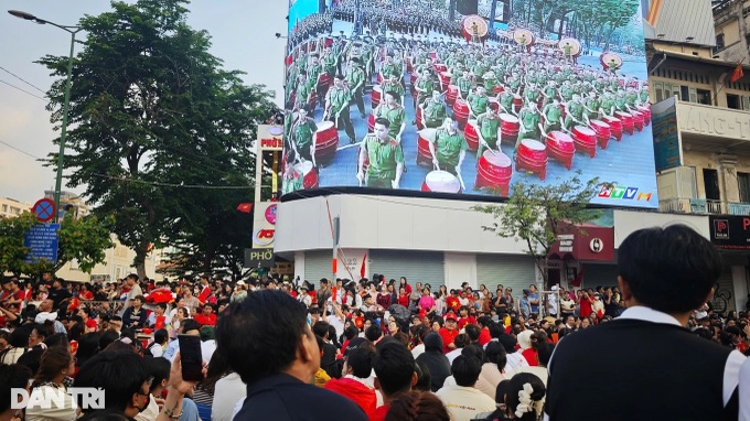 Vietnam holds grand parade to mark 50 years of national reunification - 17 Vietnam holds grand parade to mark 50 years of national reunification - 17