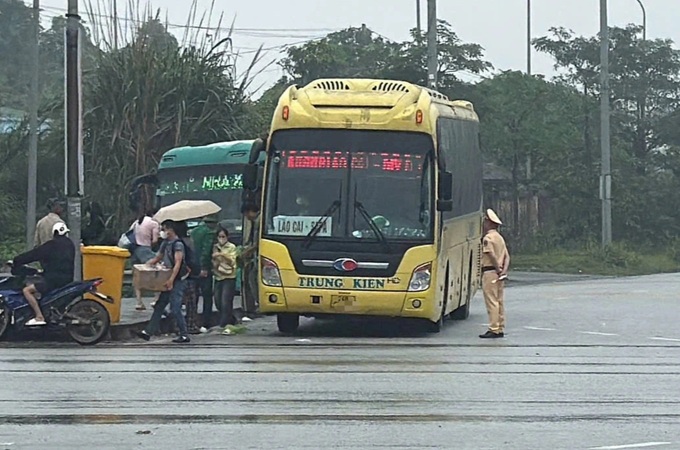 Bus driver, owner fined for overloading - 1 Bus driver, owner fined for overloading - 1