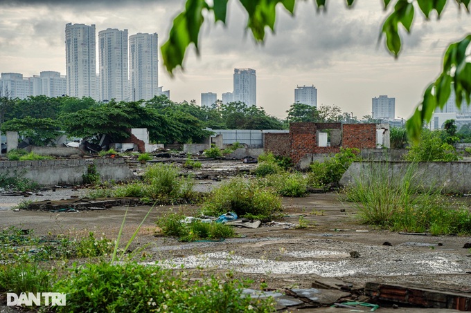 Many parks in Hanoi abandoned for years - 6 Many parks in Hanoi abandoned for years - 6