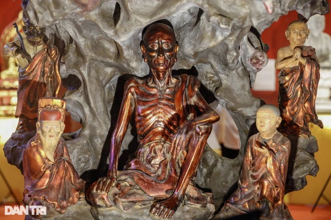 Exhibition featuring national Buddhist treasures held in HCM City - 5 Exhibition featuring national Buddhist treasures held in HCM City - 5