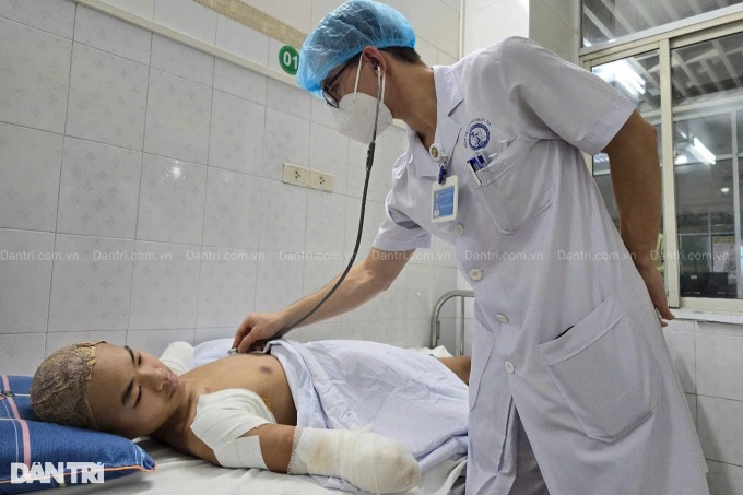 Teenager loses both arms and a leg after electrocution while fishing - 3 Teenager loses both arms and a leg after electrocution while fishing - 3