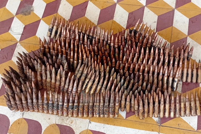 Ammunition cache discovered during house foundation work in Danang - 1 Ammunition cache discovered during house foundation work in Danang - 1