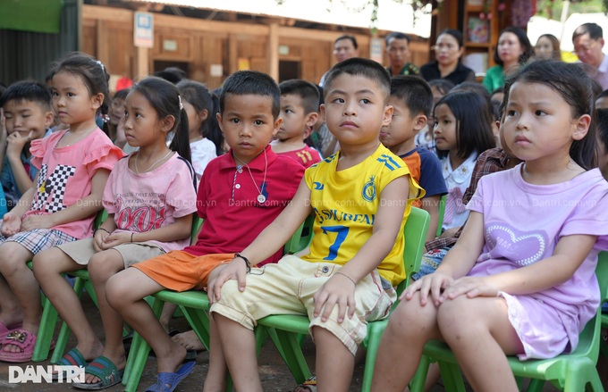 Dantri begins construction of classroom for Nghe An disadvantaged students - 5 Dantri begins construction of classroom for Nghe An disadvantaged students - 5