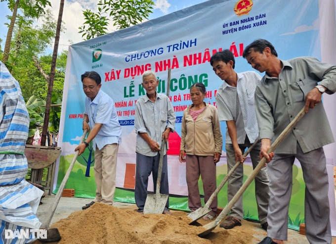 Dantri builds house for poor mother in Phu Yen - 1 Dantri builds house for poor mother in Phu Yen - 1