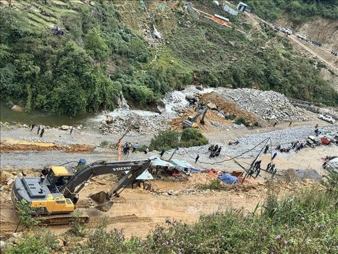 Landslide at Lai Chau hydropower construction site leaves five dead - 1 Landslide at Lai Chau hydropower construction site leaves five dead - 1