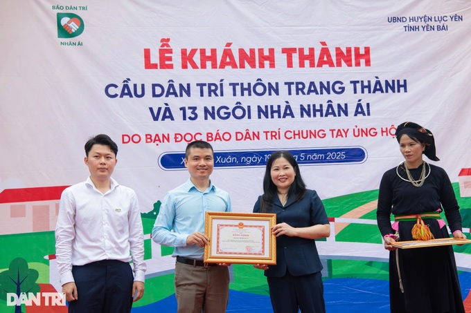 Thirteen new homes inaugurated for disadvantaged families in Yen Bai - 7 Thirteen new homes inaugurated for disadvantaged families in Yen Bai - 7