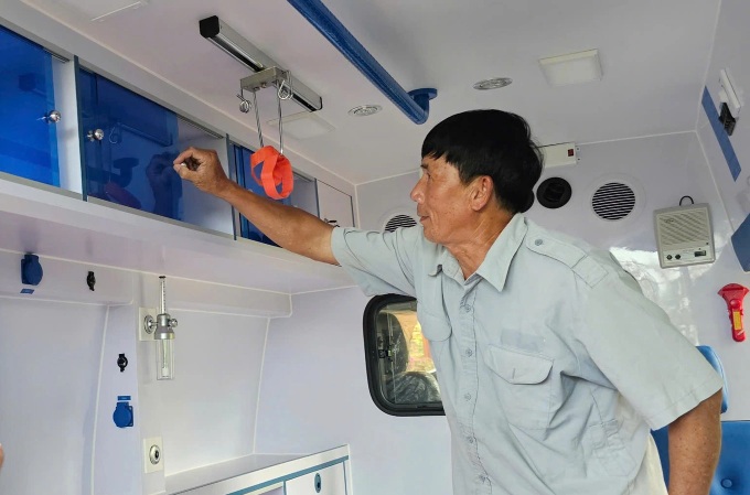 Lam Dong couple provides free ambulance services for the sick - 3 Lam Dong couple provides free ambulance services for the sick - 3