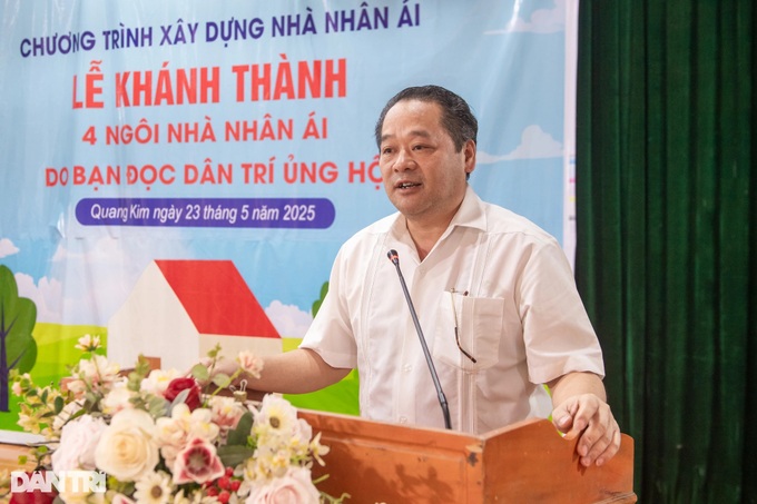 Dantri inaugurates four houses for disadvantaged families in Lao Cai - 4 Dantri inaugurates four houses for disadvantaged families in Lao Cai - 4