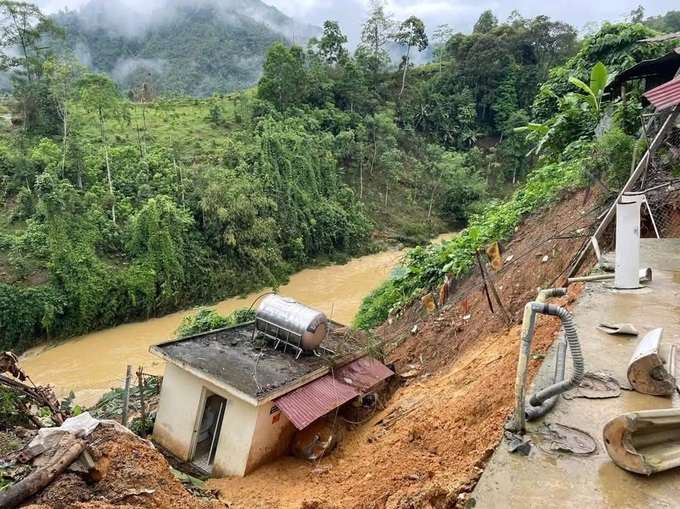Torrential rains hit northern mountainous areas, causing flooding - 2 Torrential rains hit northern mountainous areas, causing flooding - 2