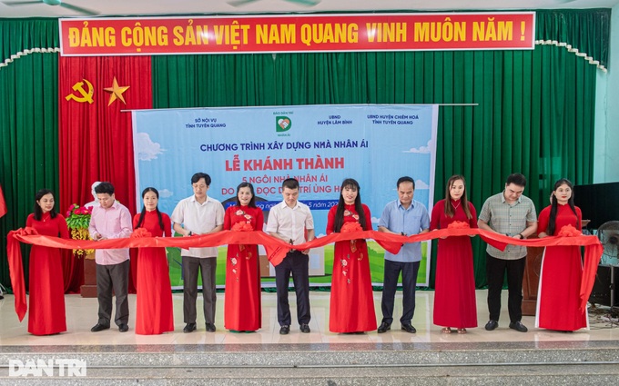 Dantri inaugurates five houses for disadvantaged families in Tuyen Quang - 1 Dantri inaugurates five houses for disadvantaged families in Tuyen Quang - 1