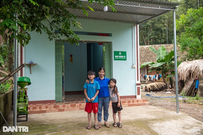 Dantri inaugurates five houses for disadvantaged families in Tuyen Quang - 5 Dantri inaugurates five houses for disadvantaged families in Tuyen Quang - 5