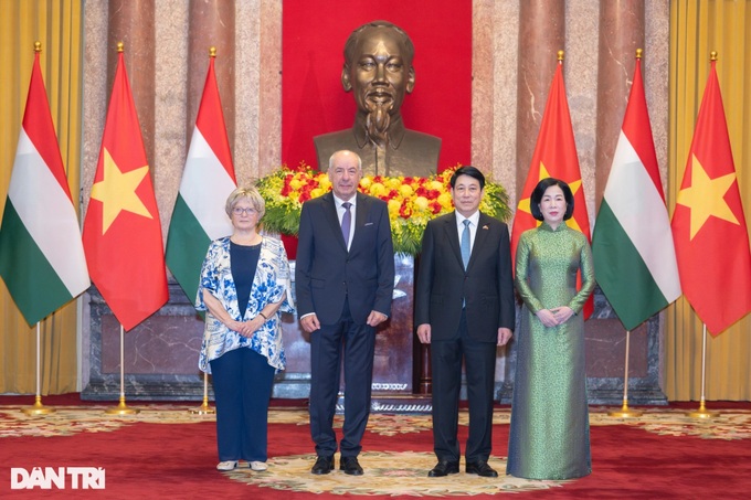 Hungarian president welcomed to Vietnam - 5 Hungarian president welcomed to Vietnam - 5