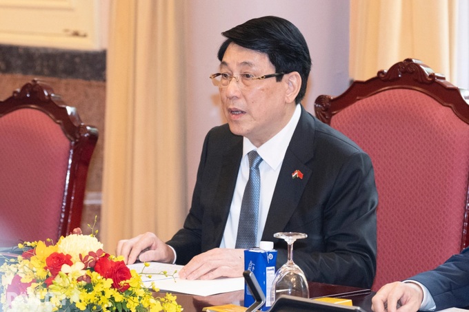 Hungarian president welcomed to Vietnam - 8 Hungarian president welcomed to Vietnam - 8
