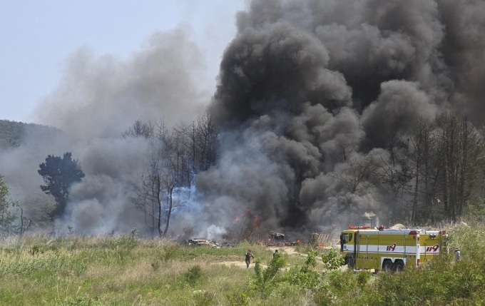 Navy patrol plane crashes in South Korea, killing two - 1 Navy patrol plane crashes in South Korea, killing two - 1