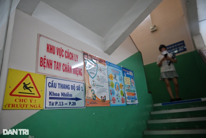 Hand, foot and mouth cases surge at HCM City hospital - 4 Hand, foot and mouth cases surge at HCM City hospital - 4