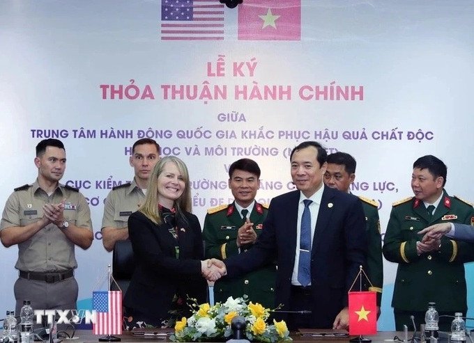 Vietnam, US sign pact to bolster response to chemical threats - 1 Vietnam, US sign pact to bolster response to chemical threats - 1