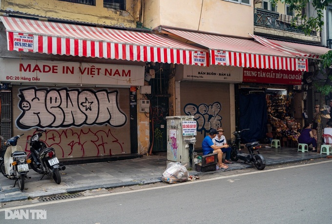 Hanoi's Old Quarter fashion stores face wave of shutdowns - 7 Hanoi's Old Quarter fashion stores face wave of shutdowns - 7