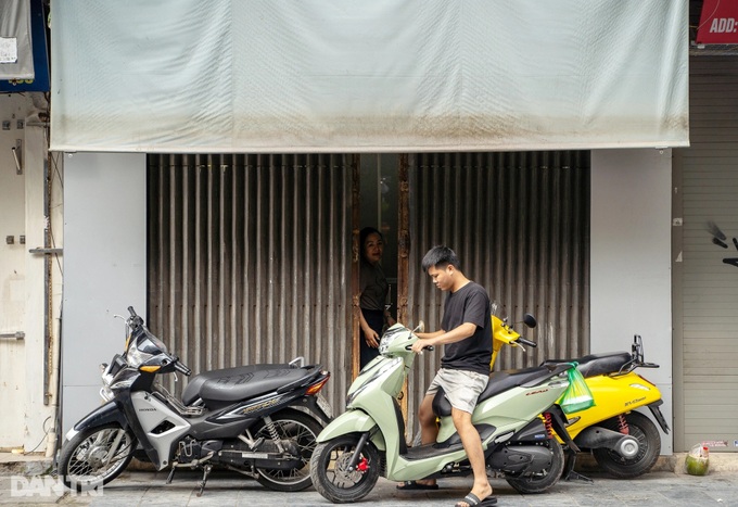 Hanoi's Old Quarter fashion stores face wave of shutdowns - 3 Hanoi's Old Quarter fashion stores face wave of shutdowns - 3