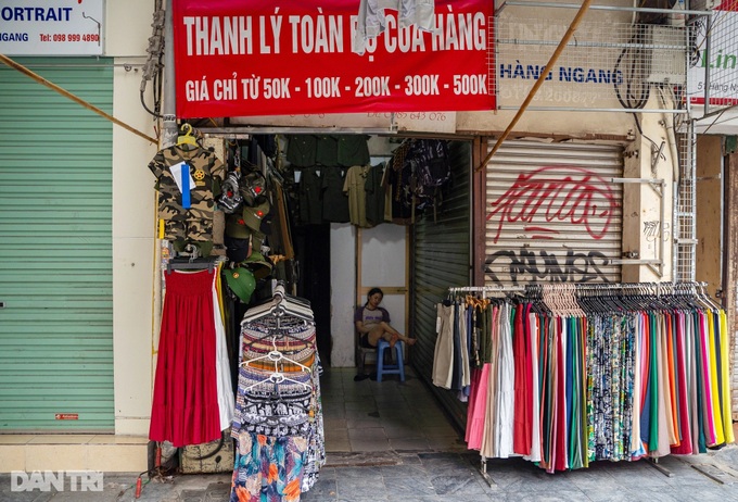 Hanoi's Old Quarter fashion stores face wave of shutdowns - 6 Hanoi's Old Quarter fashion stores face wave of shutdowns - 6