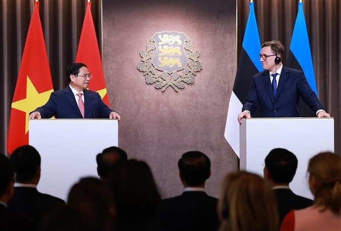 Vietnamese Prime Minister holds talks with Estonian counterpart in Tallinn - 4