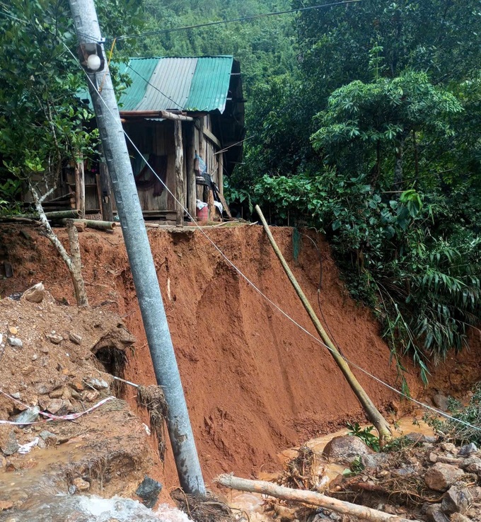 Flash floods devastate mountainous commune in Nghe An - 4 Flash floods devastate mountainous commune in Nghe An - 4