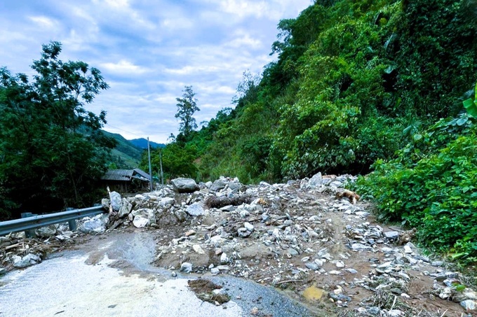Flash floods devastate mountainous commune in Nghe An - 3 Flash floods devastate mountainous commune in Nghe An - 3