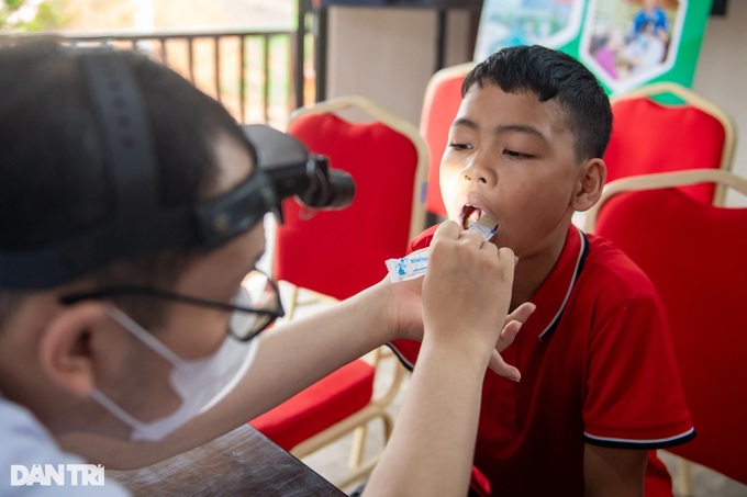 Dantri provides free health consultations for Lao Cai residents - 5 Dantri provides free health consultations for Lao Cai residents - 5