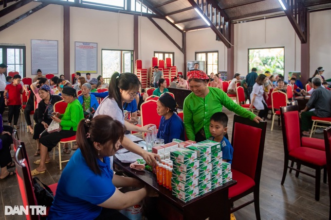 Dantri provides free health consultations for Lao Cai residents - 1 Dantri provides free health consultations for Lao Cai residents - 1