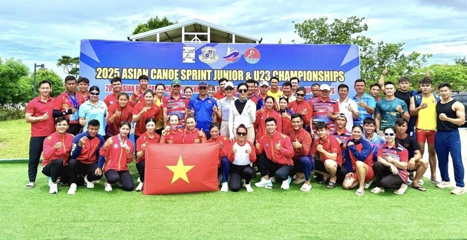Vietnamese canoeists take 10 golds at Asia, Southeast Asia Championships - 1 Vietnamese canoeists take 10 golds at Asia, Southeast Asia Championships - 1