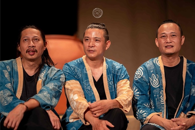 Gom Show blends ceramic heritage with contemporary Vietnamese sound - 2 Gom Show blends ceramic heritage with contemporary Vietnamese sound - 2