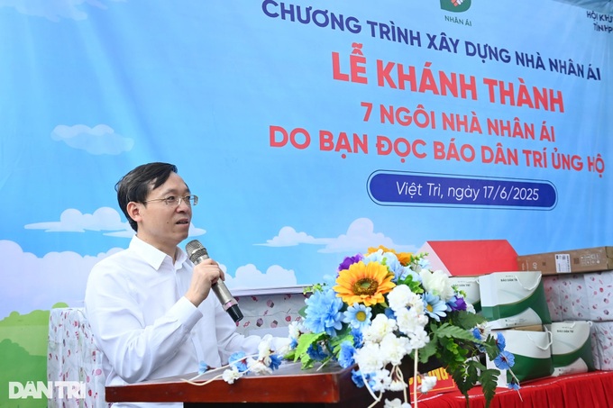 Dantri completes seven houses for low-income Phu Tho families - 2 Dantri completes seven houses for low-income Phu Tho families - 2