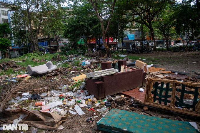 Neglected Hanoi park falls into disrepair - 3