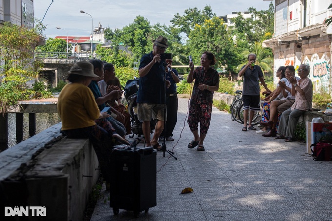 Neglected Hanoi park falls into disrepair - 7