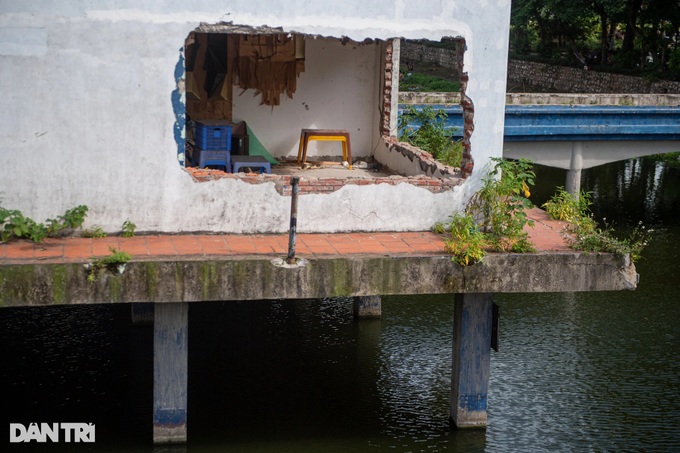Neglected Hanoi park falls into disrepair - 8