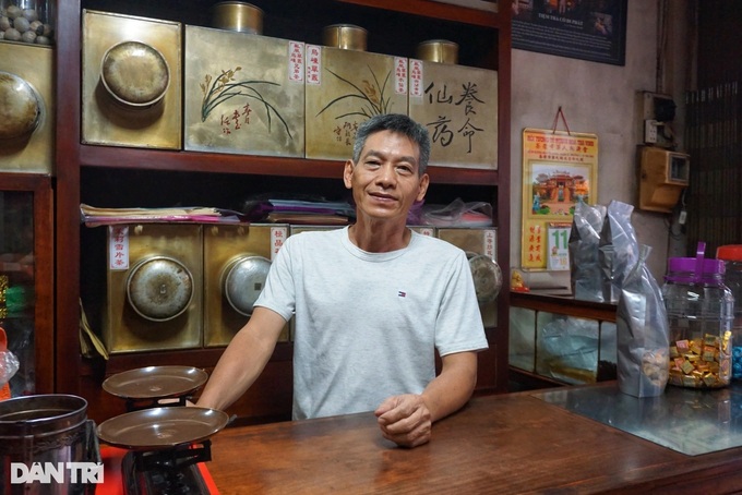 HCM City's 70-year-old tea shop preserves tradition - 4 HCM City's 70-year-old tea shop preserves tradition - 4