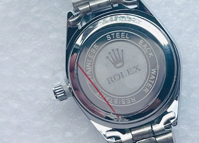 Customs seize 450 counterfeit Rolex watches worth billions of dong - 2 Customs seize 450 counterfeit Rolex watches worth billions of dong - 2