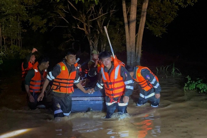 Hundreds evacuated as Lang Son floods isolate multiple areas - 2 Hundreds evacuated as Lang Son floods isolate multiple areas - 2