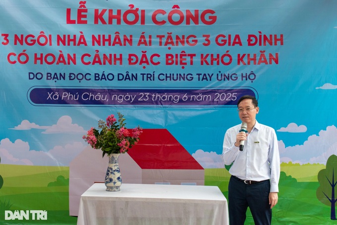 Dantri readers fund homes for three low-income Hanoi families - 2 Dantri readers fund homes for three low-income Hanoi families - 2