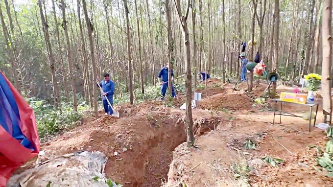 Remains of 10 war martyrs discovered in Quang Tri - 1 Remains of 10 war martyrs discovered in Quang Tri - 1