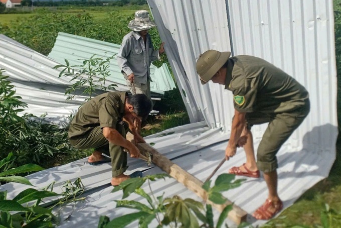Tornado damages nearly 30 homes in Quang Nam - 2 Tornado damages nearly 30 homes in Quang Nam - 2
