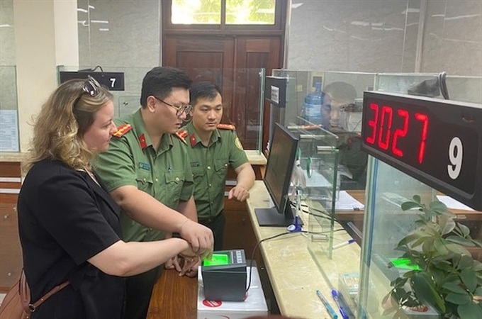 Campaign launched to issue identity accounts for foreigners in Vietnam - 1