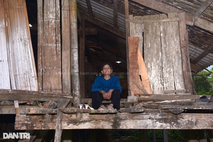 Elderly mother in Lang Son seeks safe shelter for disabled son - 3 Elderly mother in Lang Son seeks safe shelter for disabled son - 3