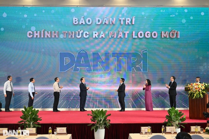 Dantri/Dtinews honoured with PM’s Certificate of Merit on 20th anniversary - 5 Dantri/Dtinews honoured with PM’s Certificate of Merit on 20th anniversary - 5