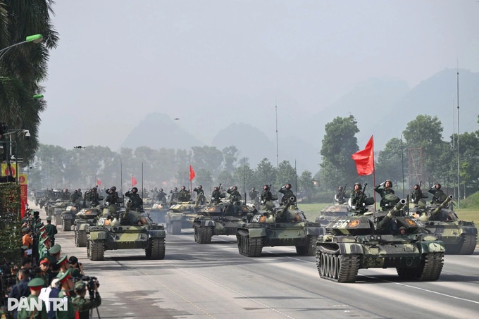 Tanks and missiles rehearse for National Day parade - 1