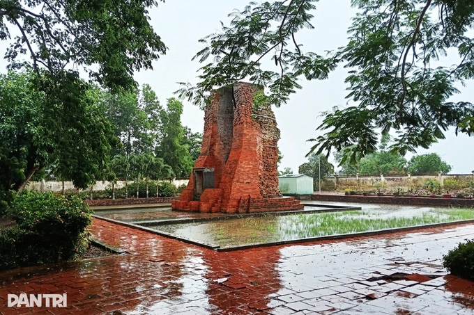 Thousand-year-old tower in Ca Mau national relic faces flooding threats - 1