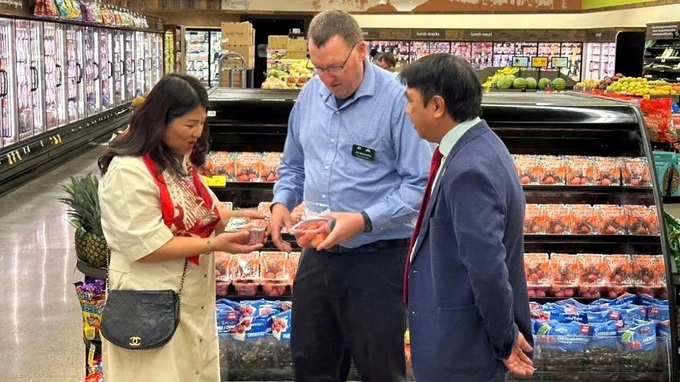 Costco retail stores first sell Vietnamese lychees in United States - 1