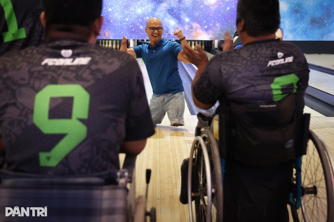 Vietnam’s first bowling club for the disabled - 8
