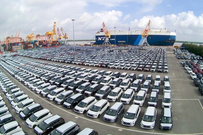 Vietnam sees surge in imported cars amid rising domestic demand - 1