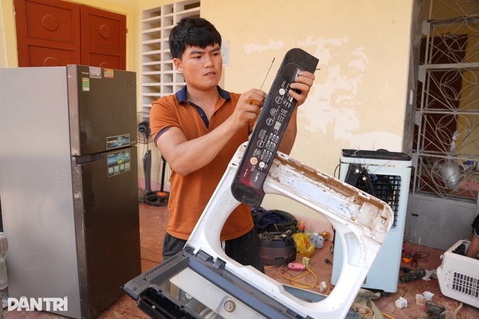 Free repairs for flood-damaged appliances in Nghe An - 5